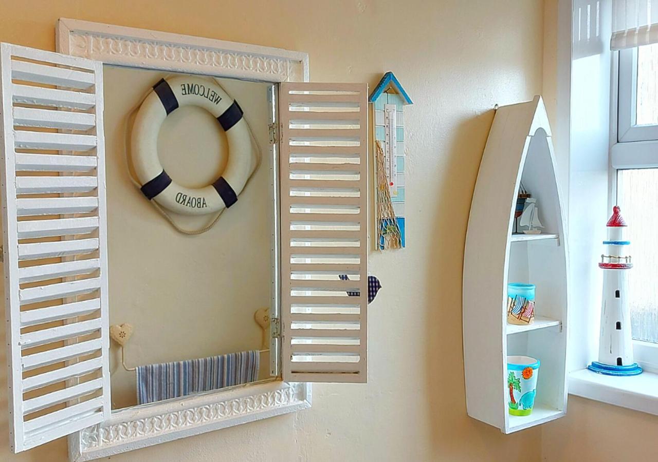 מייבלת'ורפ Romantic Lakeside Cottage By The Beach! With Super Cosy Log Burner! The Perfect Escape To Your Home From Home By The Sea! So Relaxing - You Won'T Want To Leave! Pet Friendly! מראה חיצוני תמונה