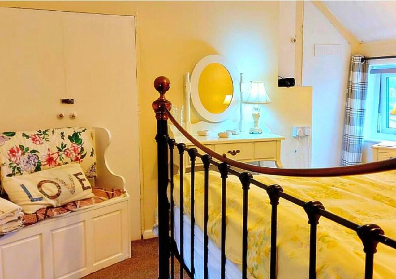 מייבלת'ורפ Romantic Lakeside Cottage By The Beach! With Super Cosy Log Burner! The Perfect Escape To Your Home From Home By The Sea! So Relaxing - You Won'T Want To Leave! Pet Friendly! מראה חיצוני תמונה