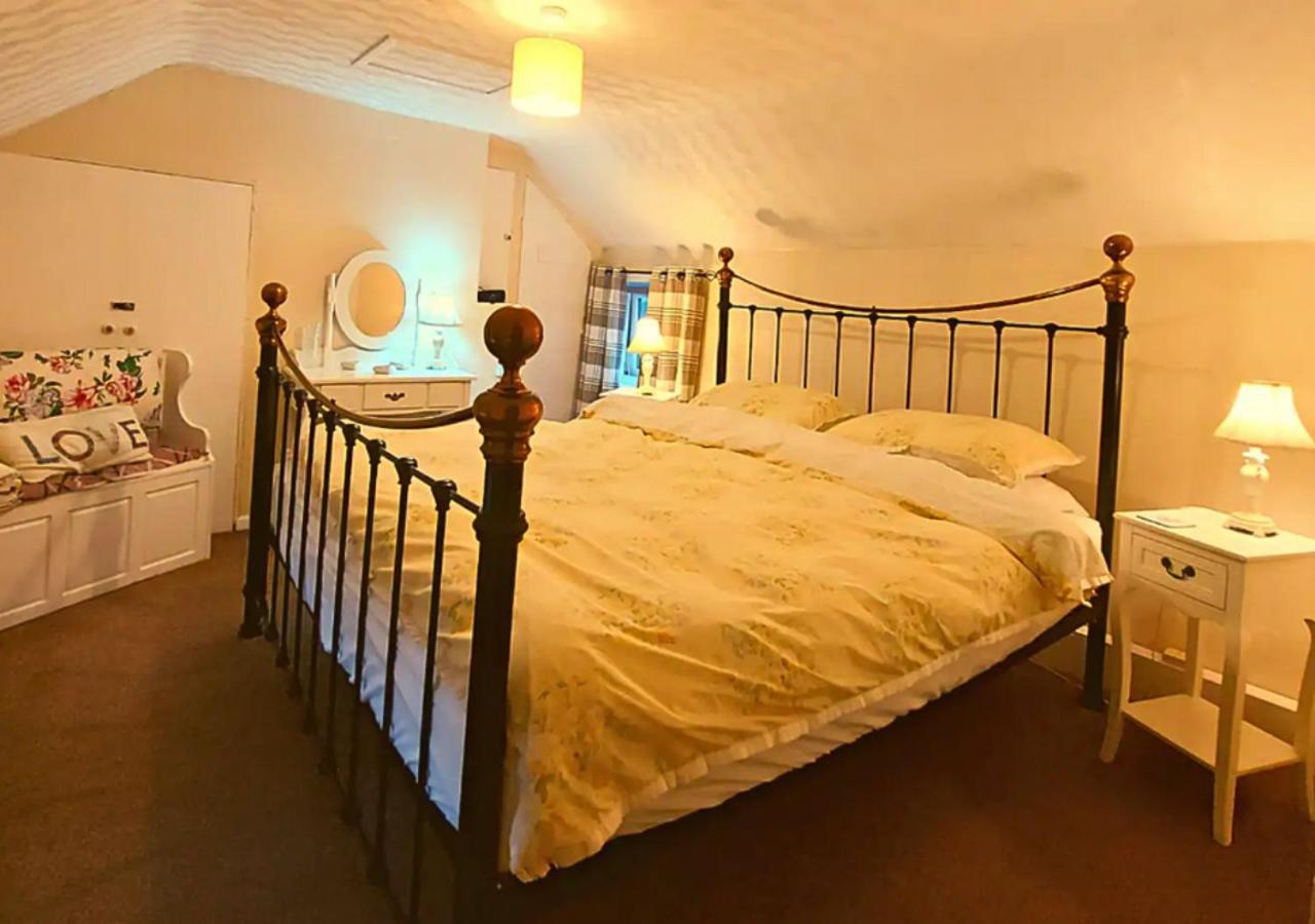 מייבלת'ורפ Romantic Lakeside Cottage By The Beach! With Super Cosy Log Burner! The Perfect Escape To Your Home From Home By The Sea! So Relaxing - You Won'T Want To Leave! Pet Friendly! מראה חיצוני תמונה