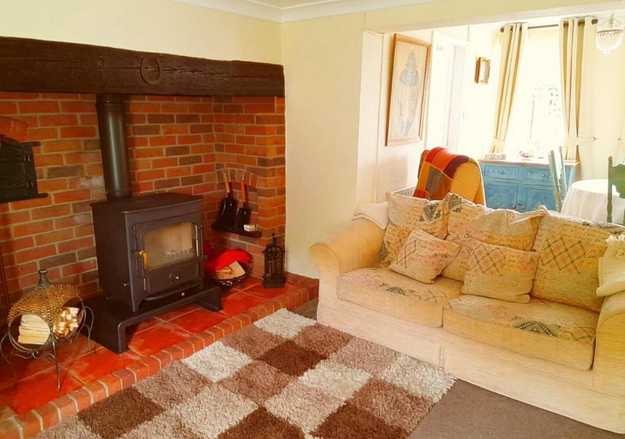 מייבלת'ורפ Romantic Lakeside Cottage By The Beach! With Super Cosy Log Burner! The Perfect Escape To Your Home From Home By The Sea! So Relaxing - You Won'T Want To Leave! Pet Friendly! מראה חיצוני תמונה