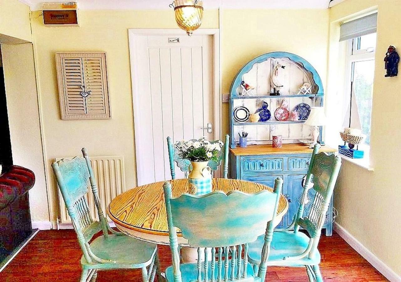 מייבלת'ורפ Romantic Lakeside Cottage By The Beach! With Super Cosy Log Burner! The Perfect Escape To Your Home From Home By The Sea! So Relaxing - You Won'T Want To Leave! Pet Friendly! מראה חיצוני תמונה